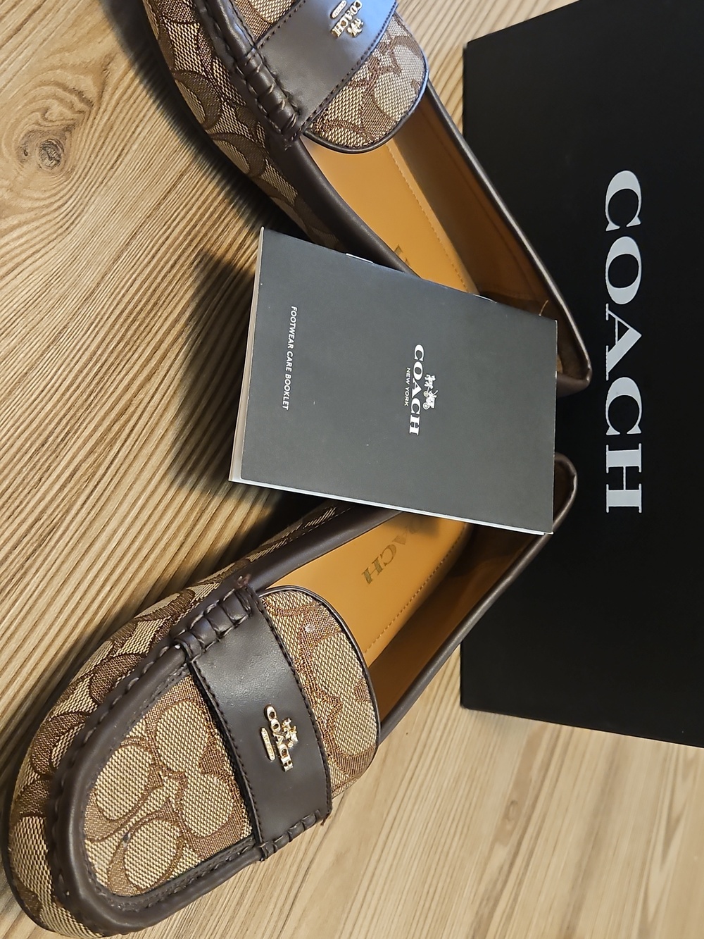 Coach Signature Canvas Loafers with Brown Leather Trim Womens Size 7.5B - Picture 4 of 4